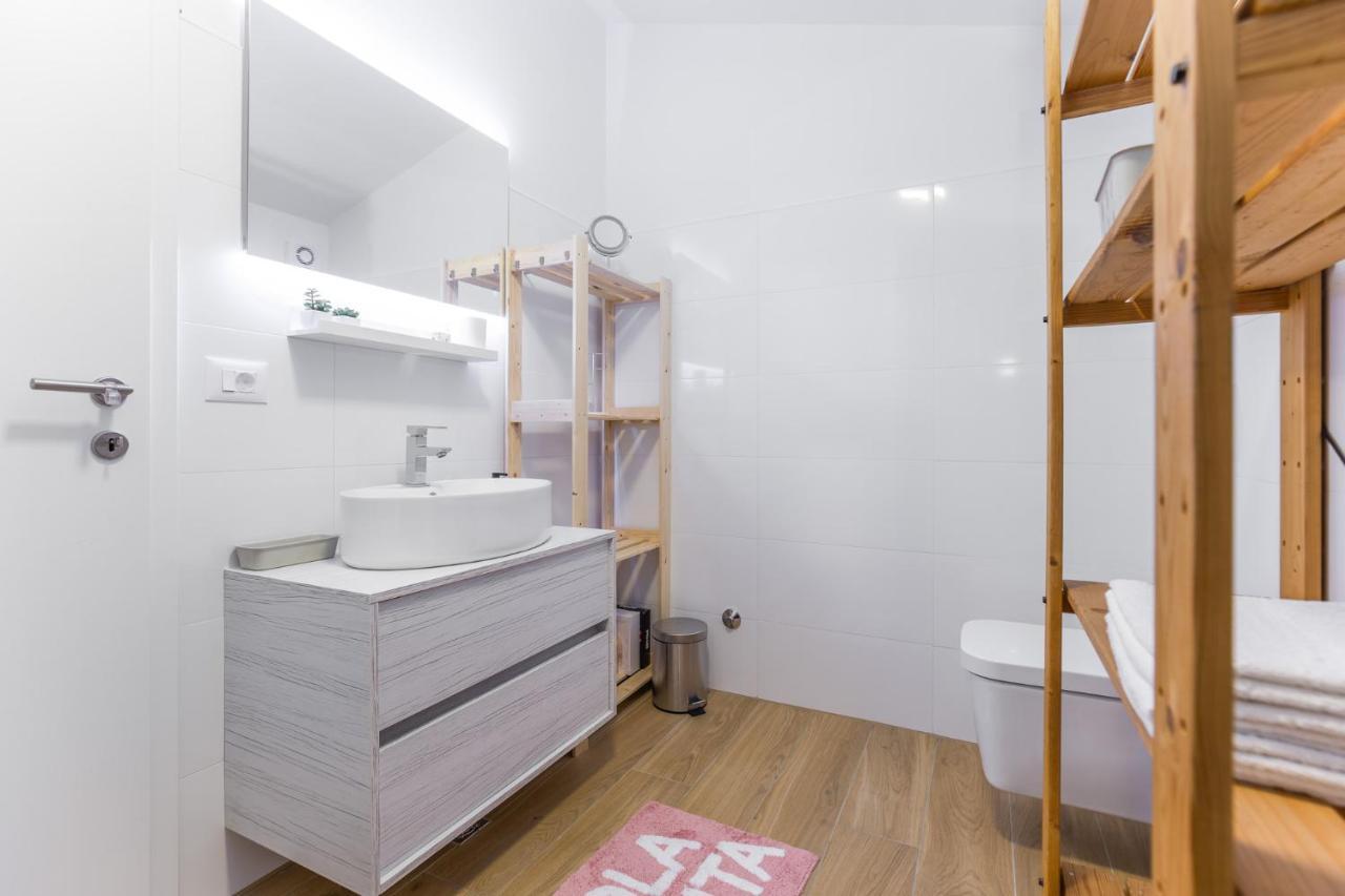 Apartment Lucija *