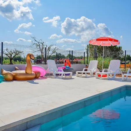 Apartmani Lucija Porec Exterior photo