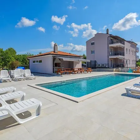 Apartmani Lucija Porec Exterior photo