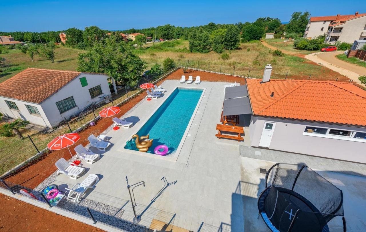 Lucija Apartma *