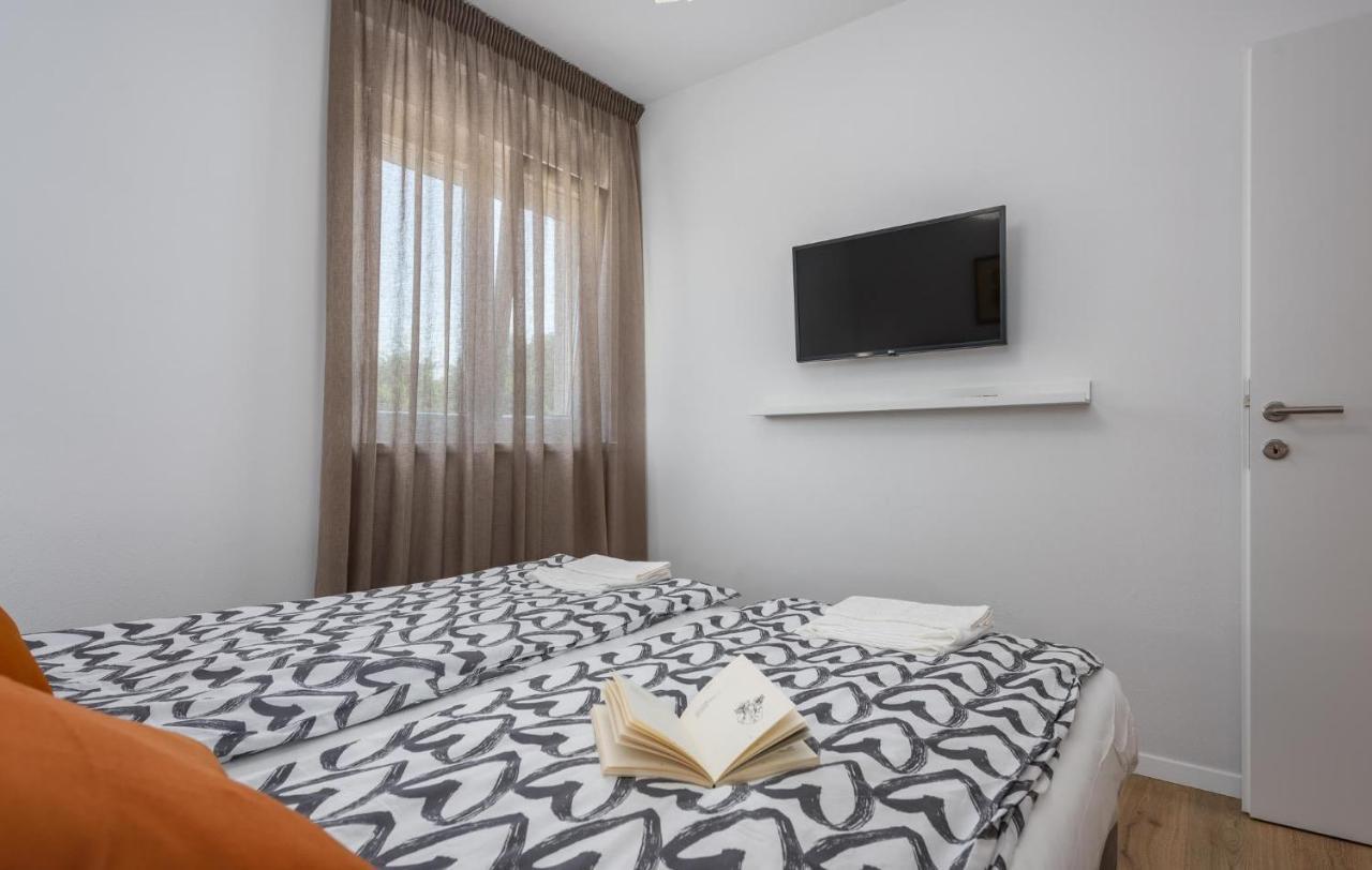 Apartma Lucija *