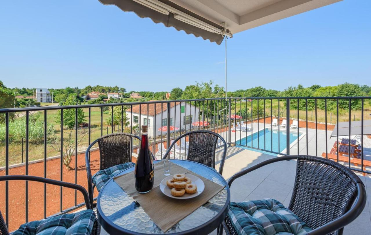 Apartma Lucija *