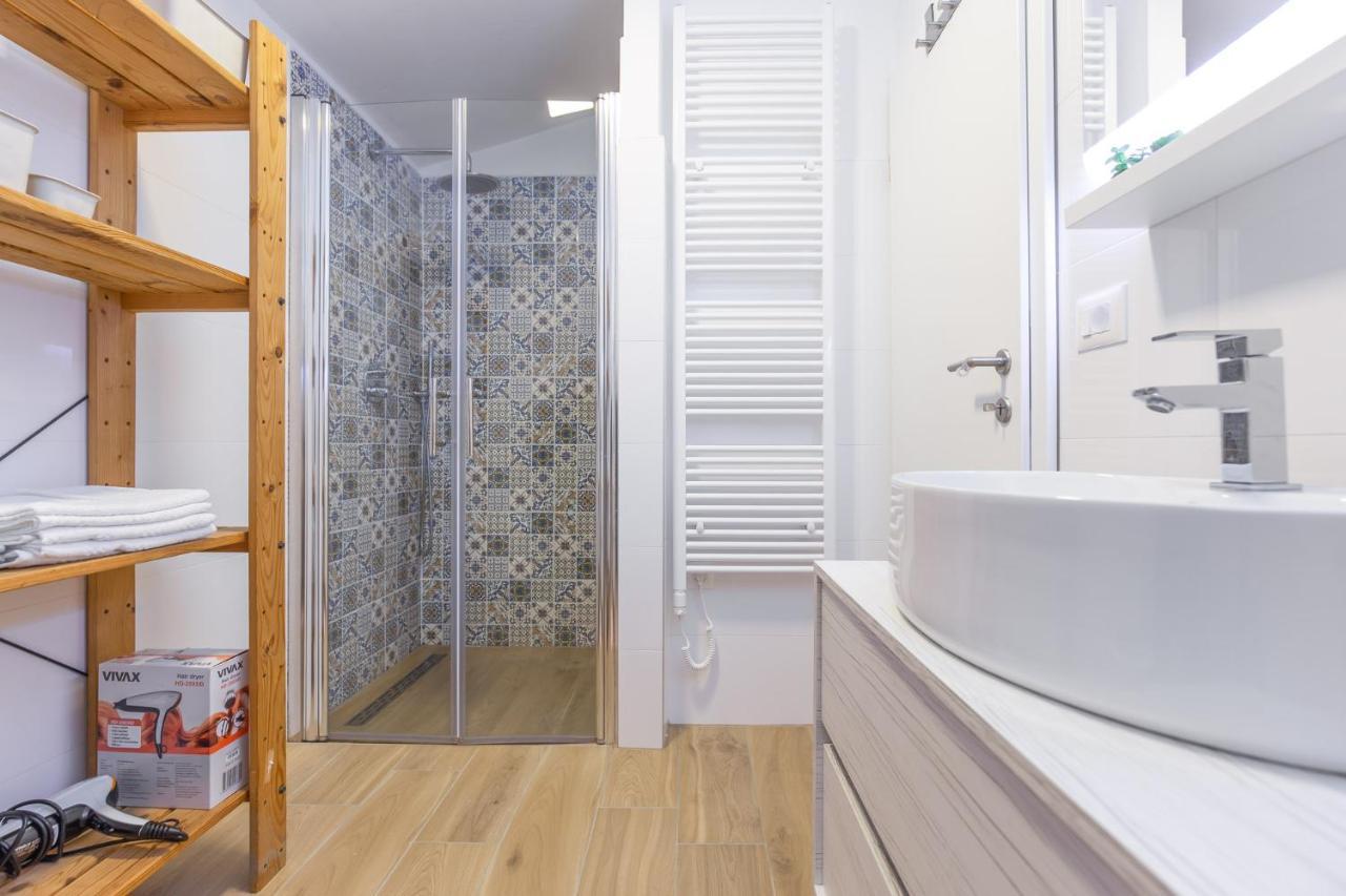 Apartma Lucija *